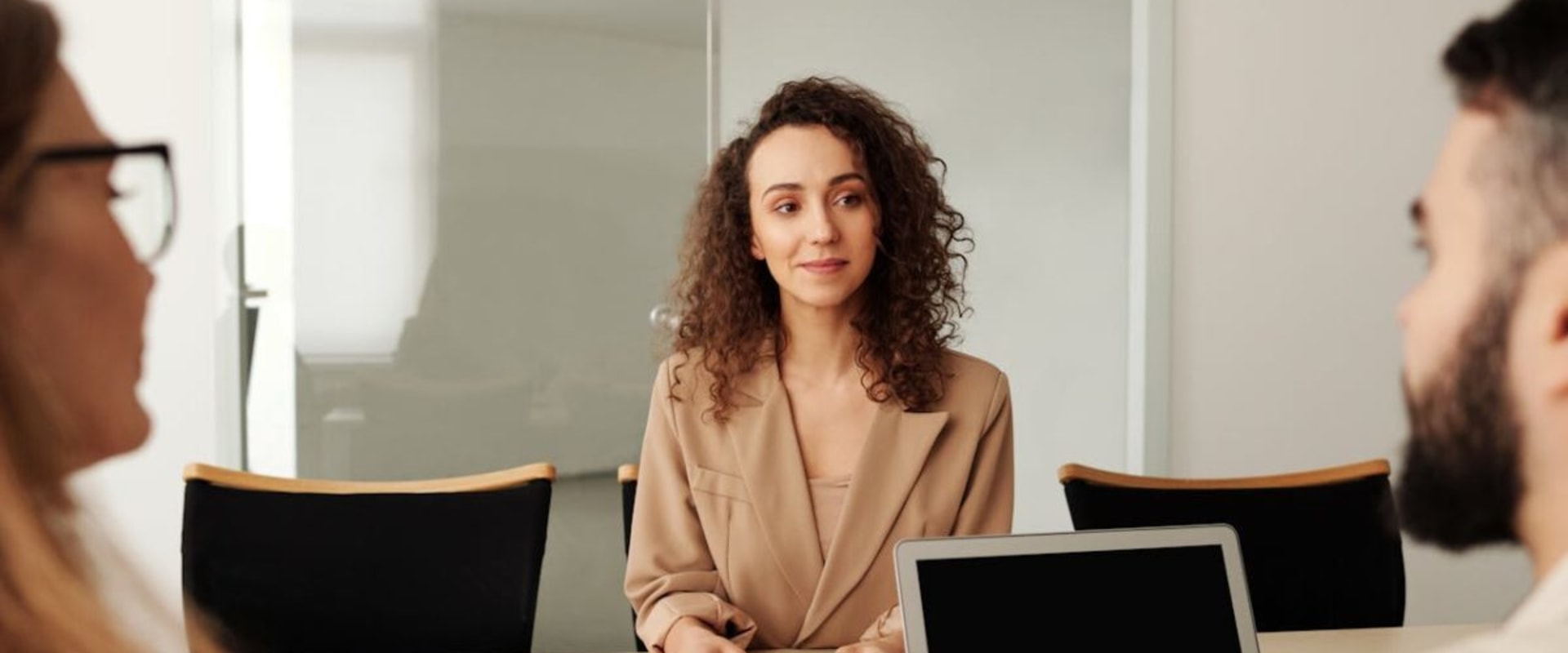 Responding to Challenging Questions: A Guide for Writing and Defending Your Dissertation at UK Universities